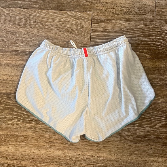 Tracksmith Van Cortlandt shorts size small - Picture 2 of 2